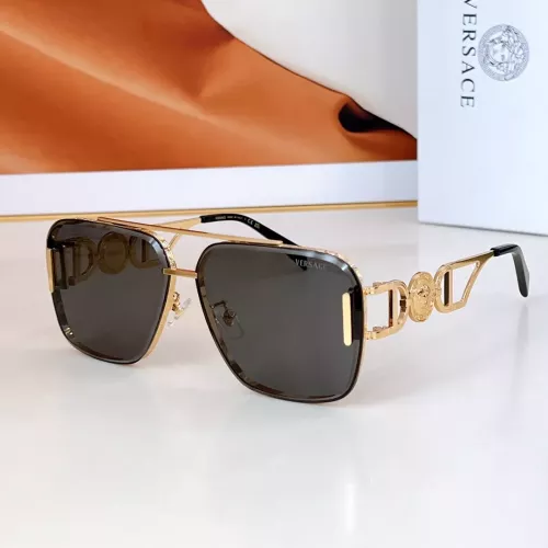 Versace AAA Quality Sunglasses #1296289