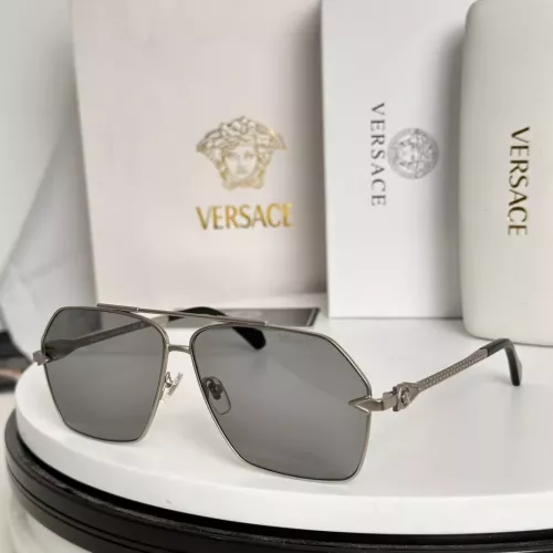 Versace AAA Quality Sunglasses #1296290