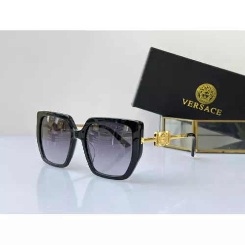 Versace AAA Quality Sunglasses #1296312