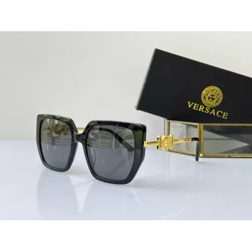 Versace AAA Quality Sunglasses #1296313