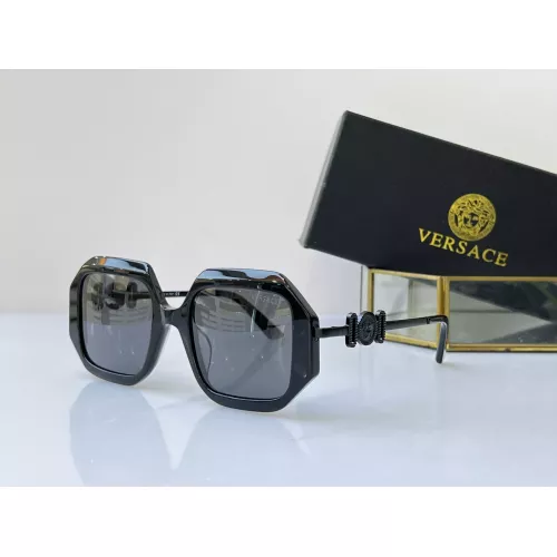 Versace AAA Quality Sunglasses #1296322