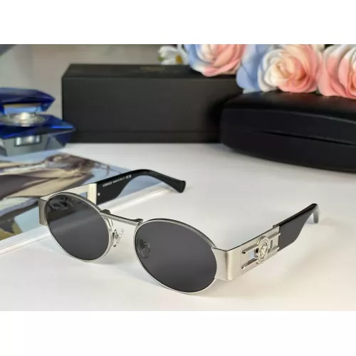 Versace AAA Quality Sunglasses #1296328