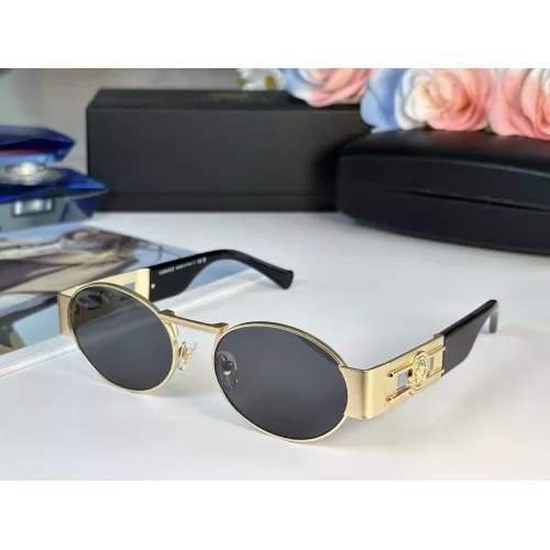 Versace AAA Quality Sunglasses #1296330