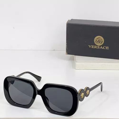 Versace AAA Quality Sunglasses #1296344