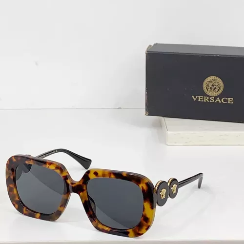 Versace AAA Quality Sunglasses #1296346