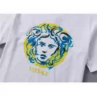 Cheap Versace T-Shirts Short Sleeved For Unisex #1296962 Replica Wholesale [$32.00 USD] [ITEM#1296962] on Replica Versace T-Shirts
