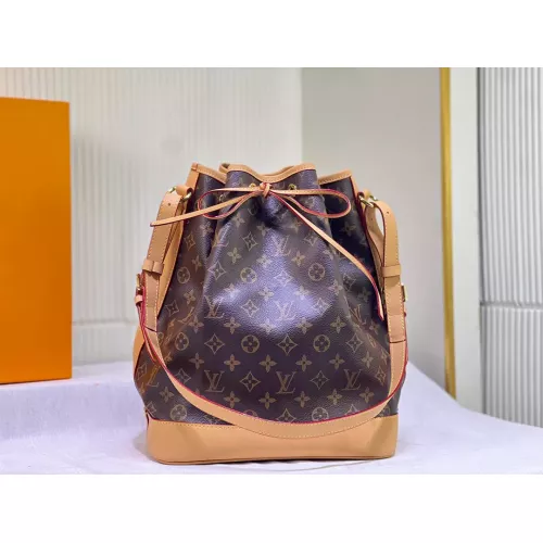 Louis Vuitton AAA Quality Messenger Bags For Women #1298557