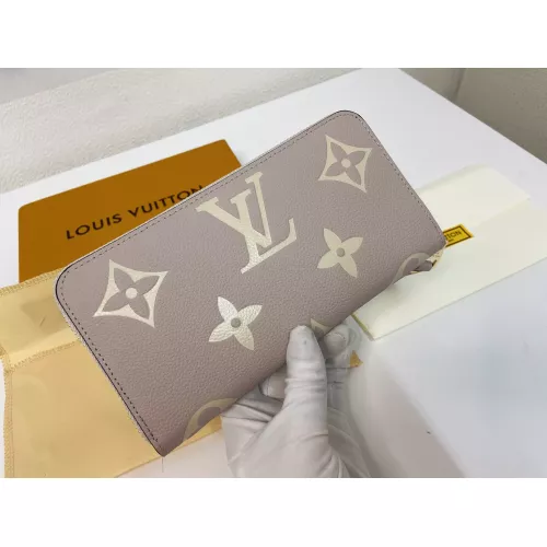 Louis Vuitton LV Wallets #1298851