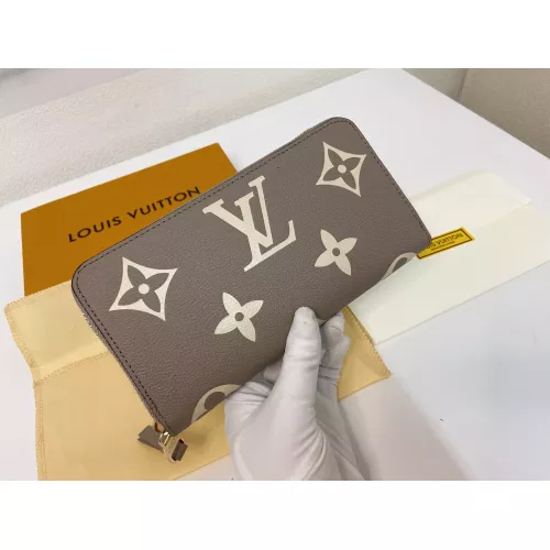 Louis Vuitton LV Wallets #1298852