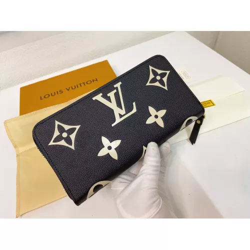 Louis Vuitton LV Wallets #1298853