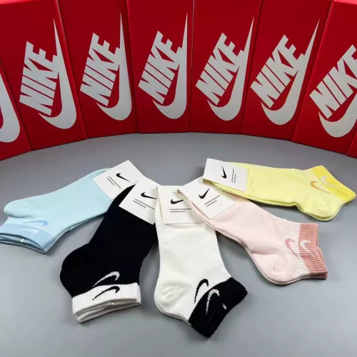 Cheap Nike Socks #1300589 Replica Wholesale [$25.00 USD] [ITEM#1300589] on Replica Nike Socks