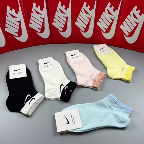 Cheap Nike Socks #1300589 Replica Wholesale [$25.00 USD] [ITEM#1300589] on Replica Nike Socks