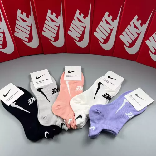 Cheap Nike Socks #1300590 Replica Wholesale [$25.00 USD] [ITEM#1300590] on Replica Nike Socks