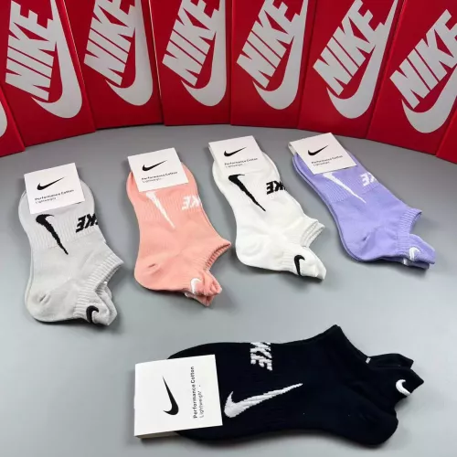 Cheap Nike Socks #1300590 Replica Wholesale [$25.00 USD] [ITEM#1300590] on Replica Nike Socks