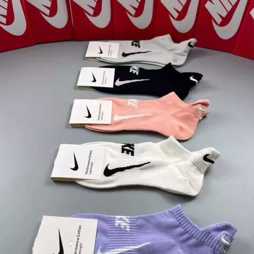 Cheap Nike Socks #1300590 Replica Wholesale [$25.00 USD] [ITEM#1300590] on Replica Nike Socks