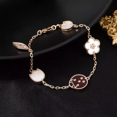 Cheap Van Cleef &amp; Arpels Bracelets For Women #1301534 Replica Wholesale [$34.00 USD] [ITEM#1301534] on Replica Van Cleef &amp; Arpels Bracelets