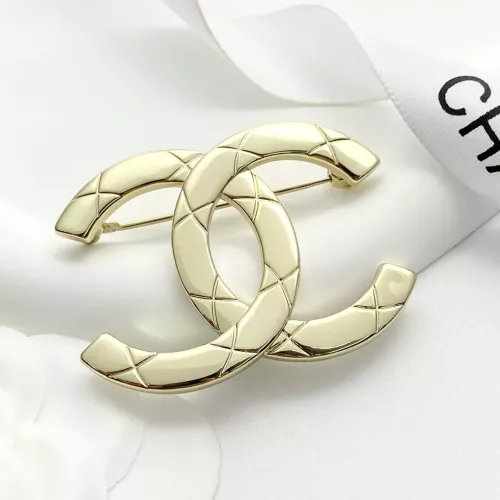 Cheap Chanel Brooches For Women #1301607 Replica Wholesale [$29.00 USD] [ITEM#1301607] on Replica Chanel Brooches