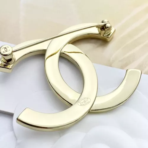 Cheap Chanel Brooches For Women #1301608 Replica Wholesale [$32.00 USD] [ITEM#1301608] on Replica Chanel Brooches