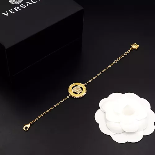 Cheap Versace Bracelets #1302447 Replica Wholesale [$25.00 USD] [ITEM#1302447] on Replica Versace Bracelets