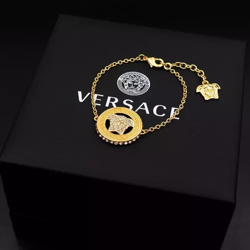 Cheap Versace Bracelets #1302447 Replica Wholesale [$25.00 USD] [ITEM#1302447] on Replica Versace Bracelets