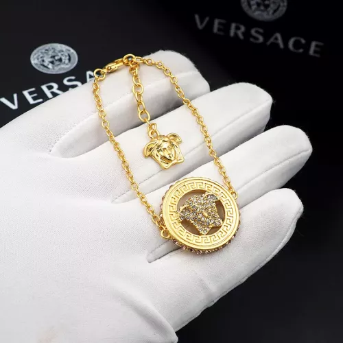 Cheap Versace Bracelets #1302447 Replica Wholesale [$25.00 USD] [ITEM#1302447] on Replica Versace Bracelets