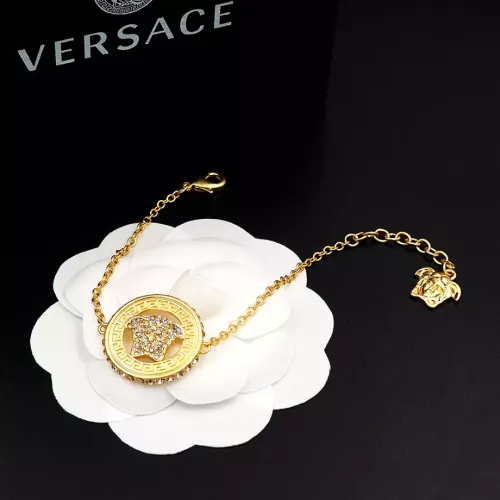 Cheap Versace Bracelets #1302447 Replica Wholesale [$25.00 USD] [ITEM#1302447] on Replica Versace Bracelets