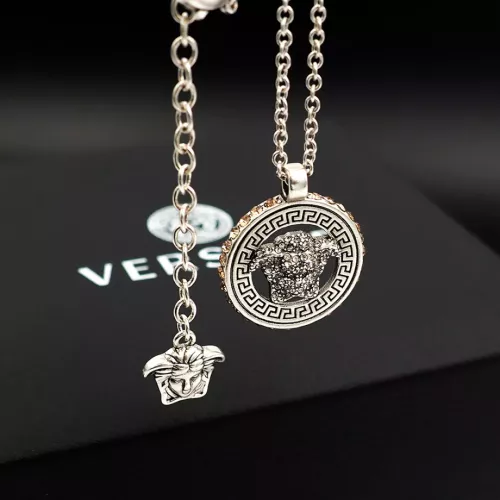 Cheap Versace Necklaces #1302450 Replica Wholesale [$25.00 USD] [ITEM#1302450] on Replica Versace Necklaces