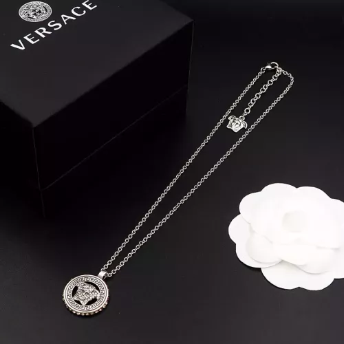 Cheap Versace Necklaces #1302450 Replica Wholesale [$25.00 USD] [ITEM#1302450] on Replica Versace Necklaces