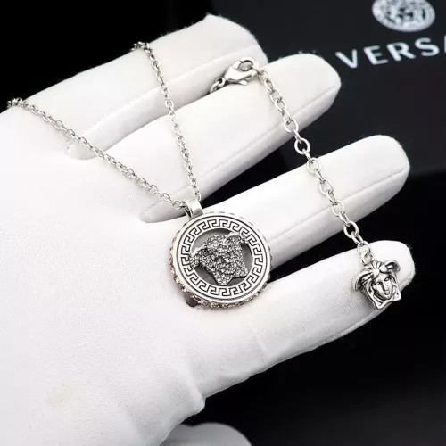 Cheap Versace Necklaces #1302450 Replica Wholesale [$25.00 USD] [ITEM#1302450] on Replica Versace Necklaces