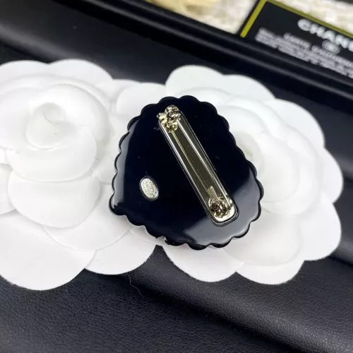 Cheap Chanel Brooches For Women #1302599 Replica Wholesale [$34.00 USD] [ITEM#1302599] on Replica Chanel Brooches