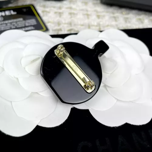 Cheap Chanel Brooches For Women #1302603 Replica Wholesale [$36.00 USD] [ITEM#1302603] on Replica Chanel Brooches