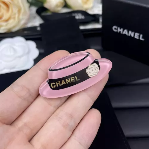 Chanel Brooches For Women #1302621