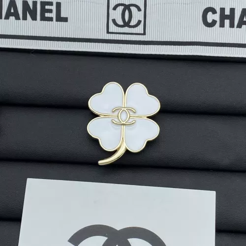 Chanel Brooches For Women #1302855