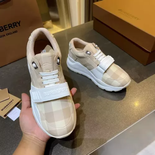 Cheap Burberry Casual Shoes For Women #1303457 Replica Wholesale [$118.00 USD] [ITEM#1303457] on Replica Burberry Casual Shoes