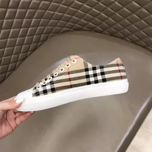 Cheap Burberry Casual Shoes For Men #1303550 Replica Wholesale [$82.00 USD] [ITEM#1303550] on Replica Burberry Casual Shoes