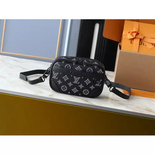 Louis Vuitton Messenger Bags For Unisex #1305600