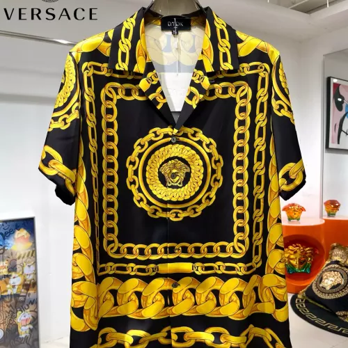 Cheap Versace Tracksuits Short Sleeved For Men #1321445 Replica Wholesale [$76.00 USD] [ITEM#1321445] on Replica Versace Tracksuits