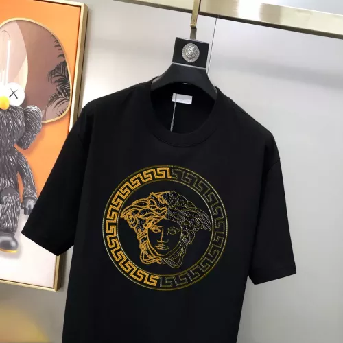 Cheap Versace T-Shirts Short Sleeved For Men #1321733 Replica Wholesale [$40.00 USD] [ITEM#1321733] on Replica Versace T-Shirts