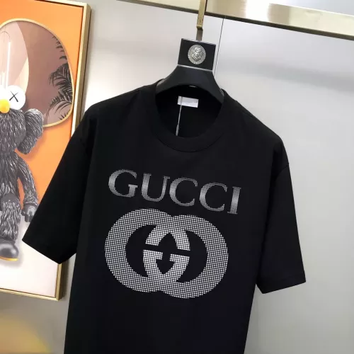 Cheap Gucci T-Shirts Short Sleeved For Men #1321761 Replica Wholesale [$40.00 USD] [ITEM#1321761] on Replica Gucci T-Shirts