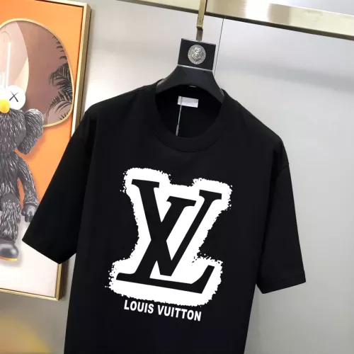 Cheap Louis Vuitton LV T-Shirts Short Sleeved For Men #1321821 Replica Wholesale [$40.00 USD] [ITEM#1321821] on Replica Louis Vuitton LV T-Shirts