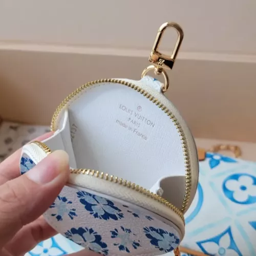 Cheap Louis Vuitton AAA Quality Messenger Bags For Women #1321977 Replica Wholesale [$128.00 USD] [ITEM#1321977] on Replica Louis Vuitton AAA Quality Messenger Bags