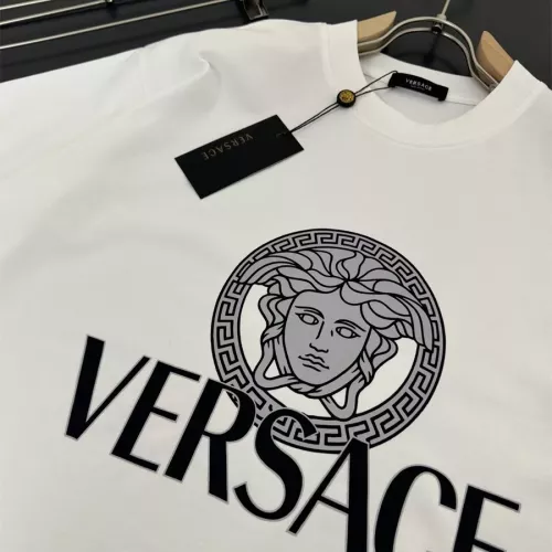 Cheap Versace T-Shirts Short Sleeved For Unisex #1322143 Replica Wholesale [$45.00 USD] [ITEM#1322143] on Replica Versace T-Shirts