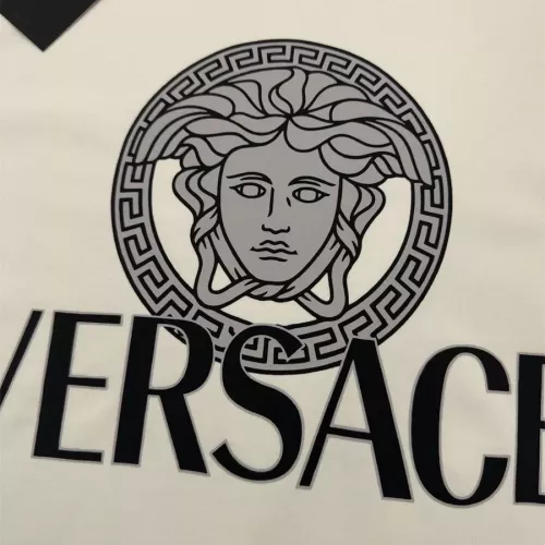 Cheap Versace T-Shirts Short Sleeved For Unisex #1322143 Replica Wholesale [$45.00 USD] [ITEM#1322143] on Replica Versace T-Shirts