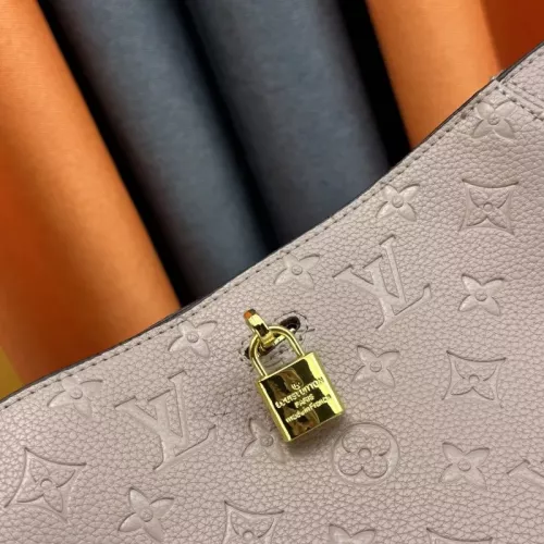 Cheap Louis Vuitton AAA Quality Messenger Bags For Women #1322238 Replica Wholesale [$68.00 USD] [ITEM#1322238] on Replica Louis Vuitton AAA Quality Messenger Bags