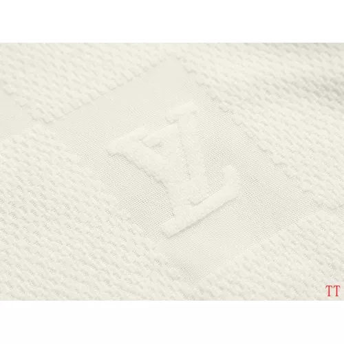 Cheap Louis Vuitton LV T-Shirts Short Sleeved For Unisex #1323301 Replica Wholesale [$39.00 USD] [ITEM#1323301] on Replica Louis Vuitton LV T-Shirts