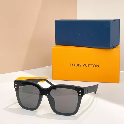 Louis Vuitton AAA Quality Sunglasses #1323598