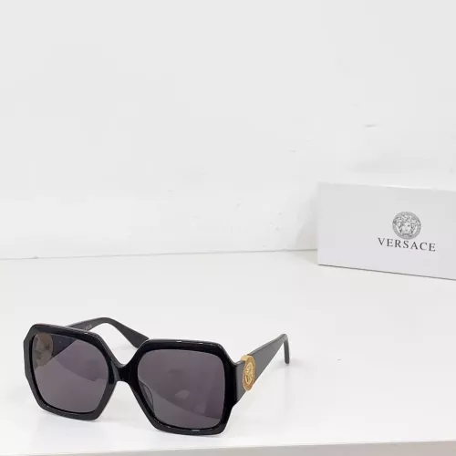 Versace AAA Quality Sunglasses #1323780