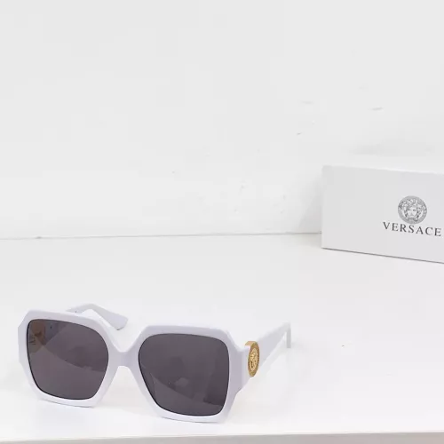 Versace AAA Quality Sunglasses #1323781