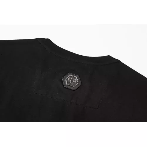 Cheap Philipp Plein PP T-Shirts Short Sleeved For Men #1324028 Replica Wholesale [$27.00 USD] [ITEM#1324028] on Replica Philipp Plein PP T-Shirts