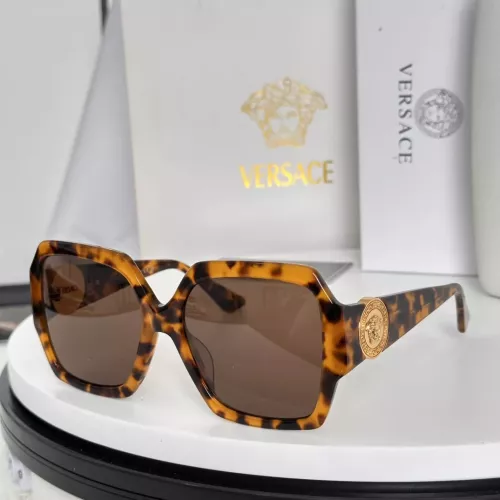Versace AAA Quality Sunglasses #1324255